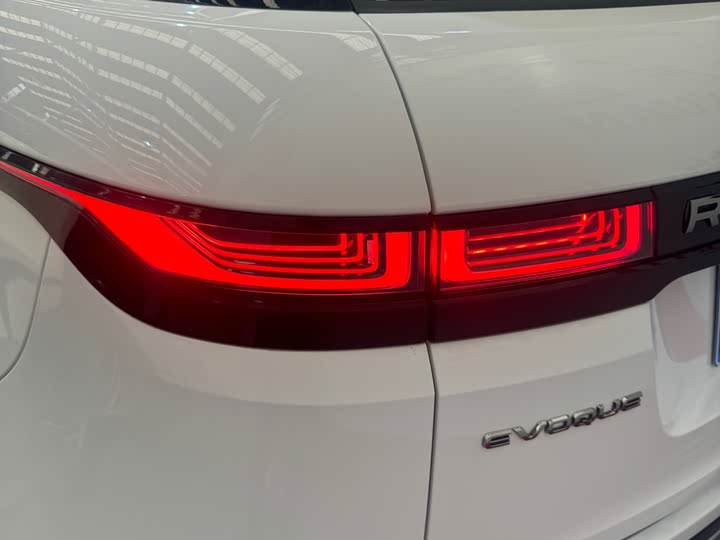 Фото 16 - Land Rover Range Rover Evoque L