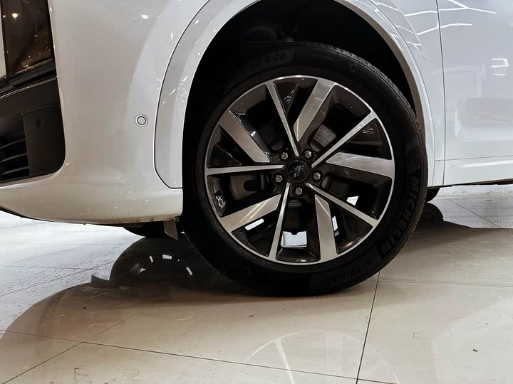 Фото 6 - LiXiang L7