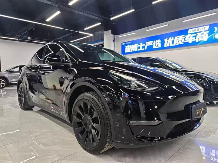 Фото 3 - Tesla Model Y