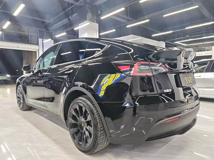 Фото 6 - Tesla Model Y