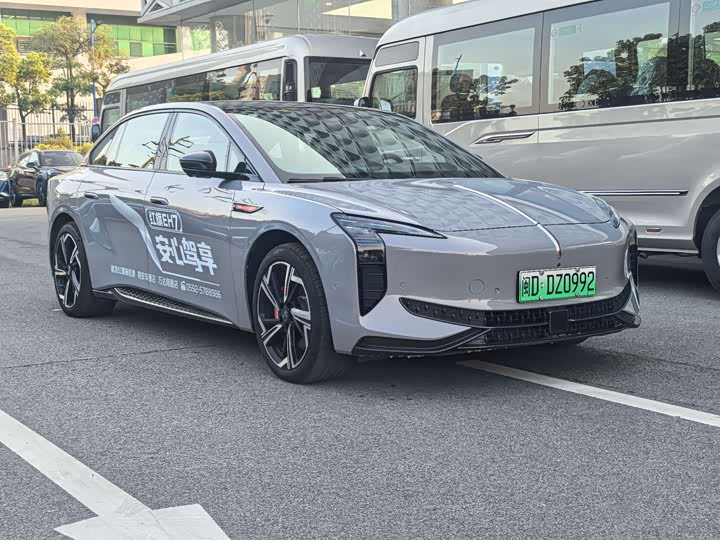 Фото 3 - Hongqi EH7