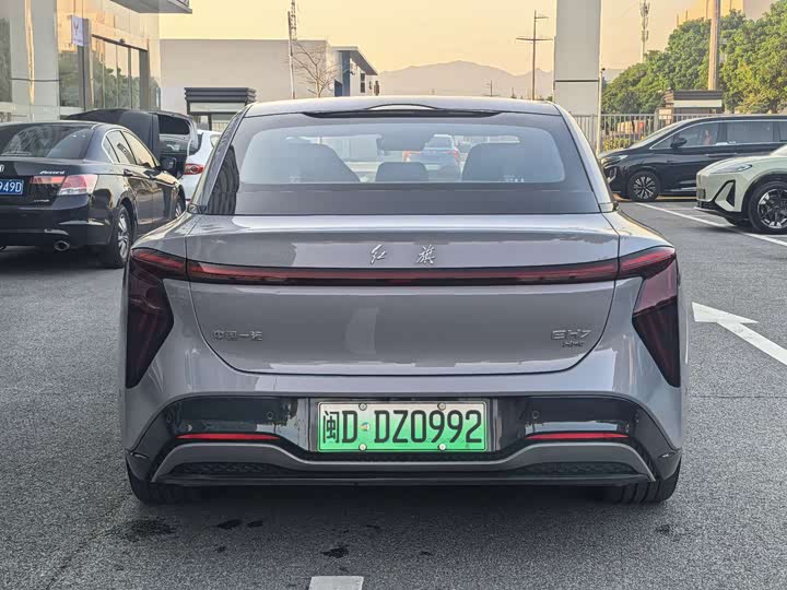 Фото 5 - Hongqi EH7