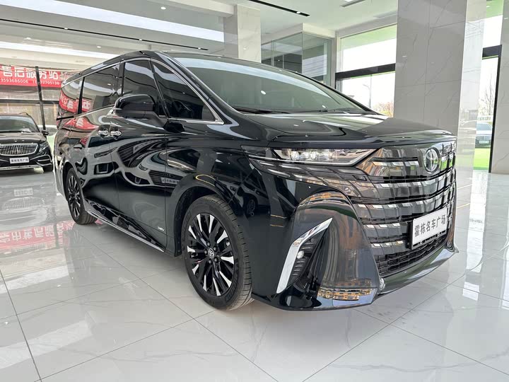 Фото 3 - Toyota Alphard