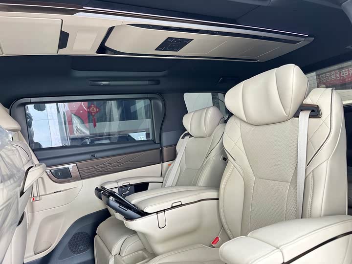 Фото 9 - Toyota Alphard