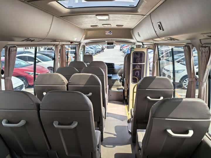 Фото 7 - Toyota Coaster