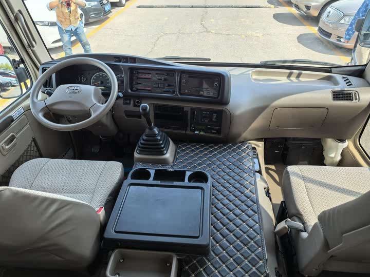 Фото 9 - Toyota Coaster