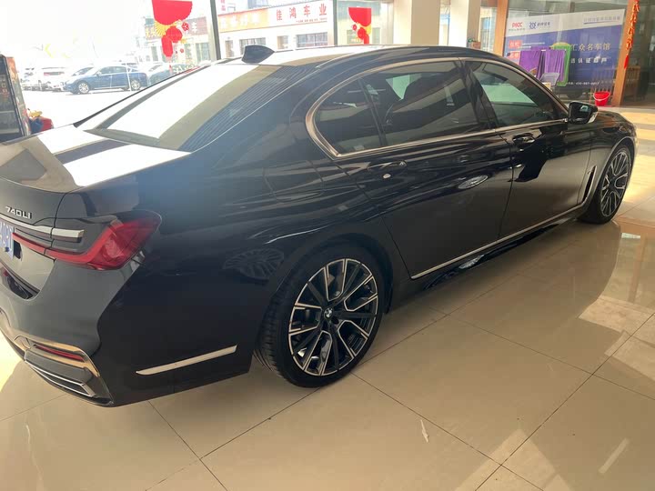 Фото 12 - BMW 7 Series