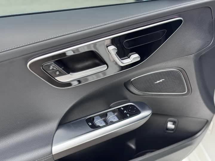 Фото 12 - Mercedes-Benz C-Class