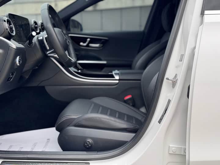 Фото 13 - Mercedes-Benz C-Class