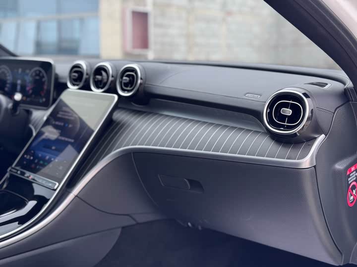 Фото 18 - Mercedes-Benz C-Class