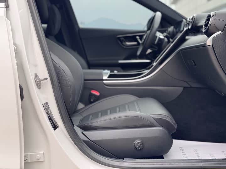 Фото 19 - Mercedes-Benz C-Class