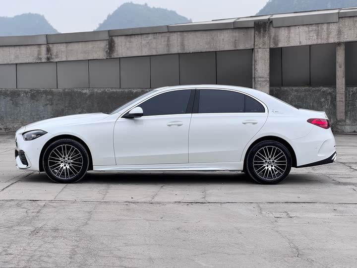 Фото 4 - Mercedes-Benz C-Class
