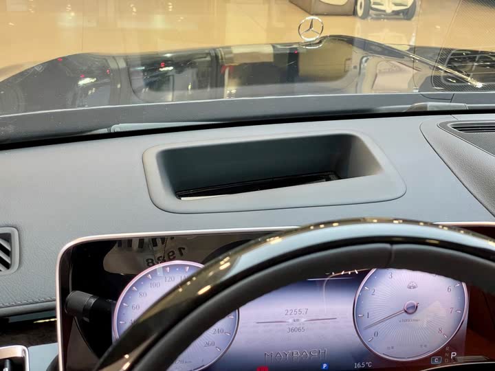 Фото 35 - Mercedes-Benz Maybach S-Class