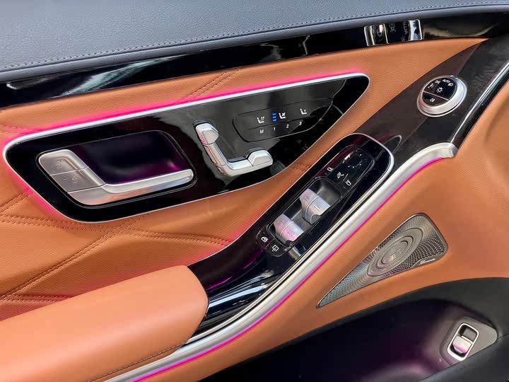 Фото 38 - Mercedes-Benz Maybach S-Class