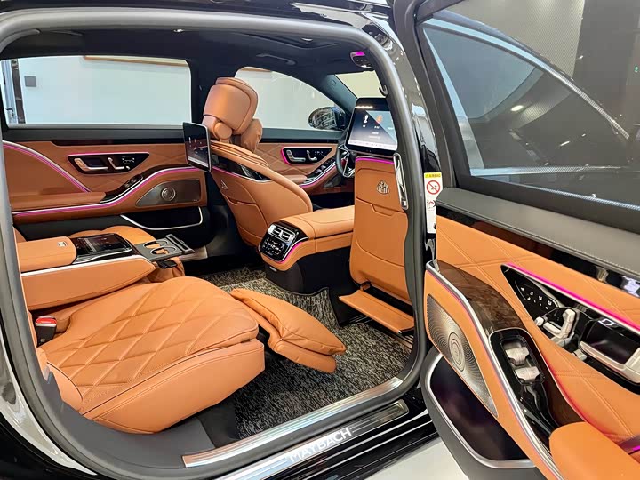Фото 40 - Mercedes-Benz Maybach S-Class