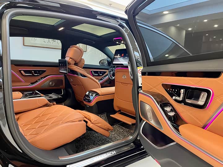 Фото 42 - Mercedes-Benz Maybach S-Class