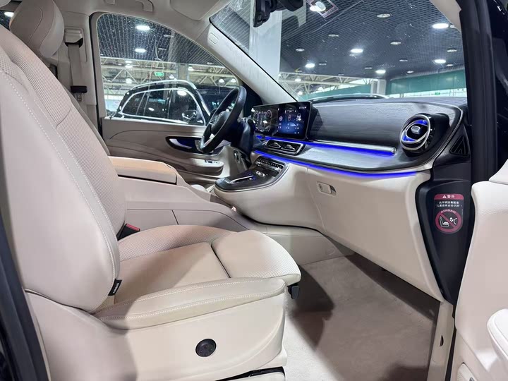 Фото 4 - Mercedes-Benz V-Class