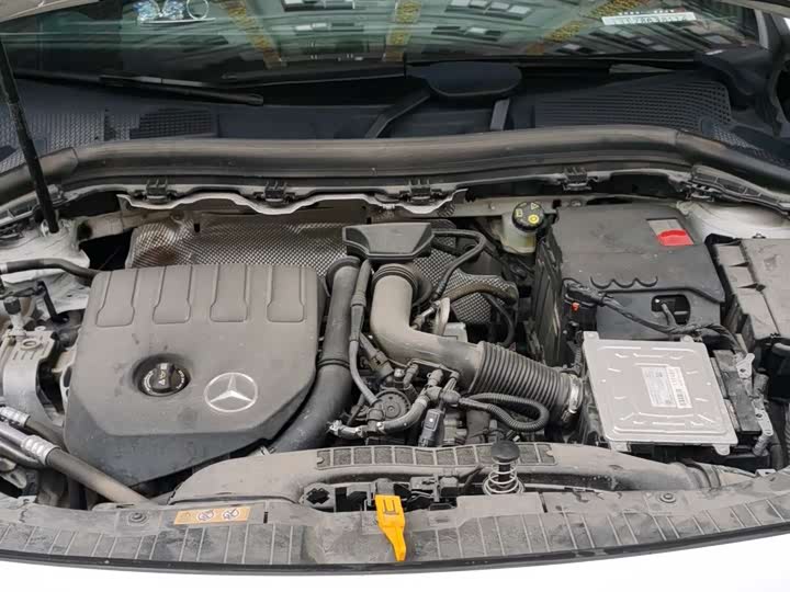 Фото 15 - Mercedes-Benz GLA-Class