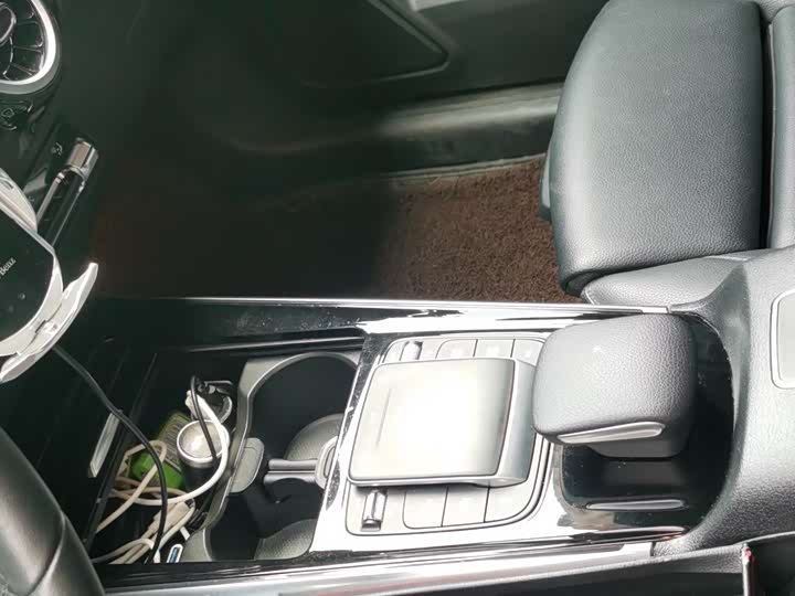 Фото 16 - Mercedes-Benz GLA-Class