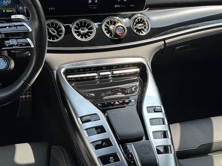 Фото 18 - Mercedes-Benz AMG GT