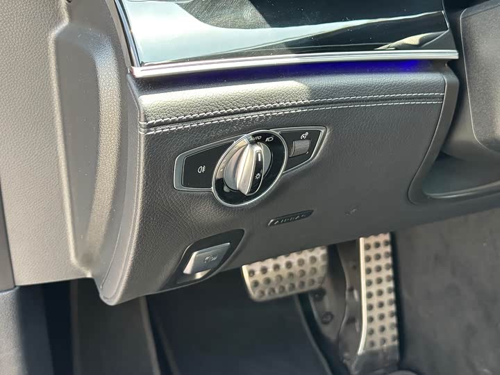 Фото 24 - Mercedes-Benz AMG GT