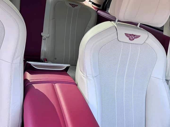 Фото 10 - Bentley Flying Spur