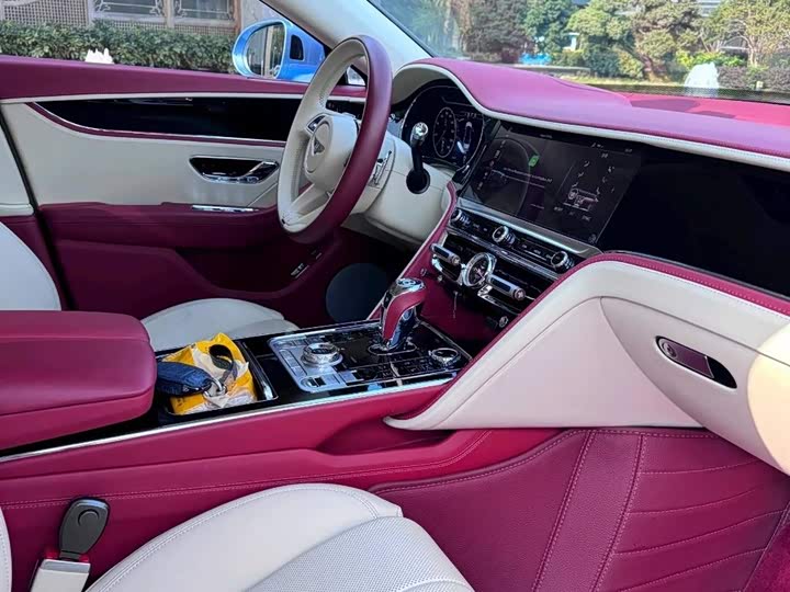 Фото 11 - Bentley Flying Spur