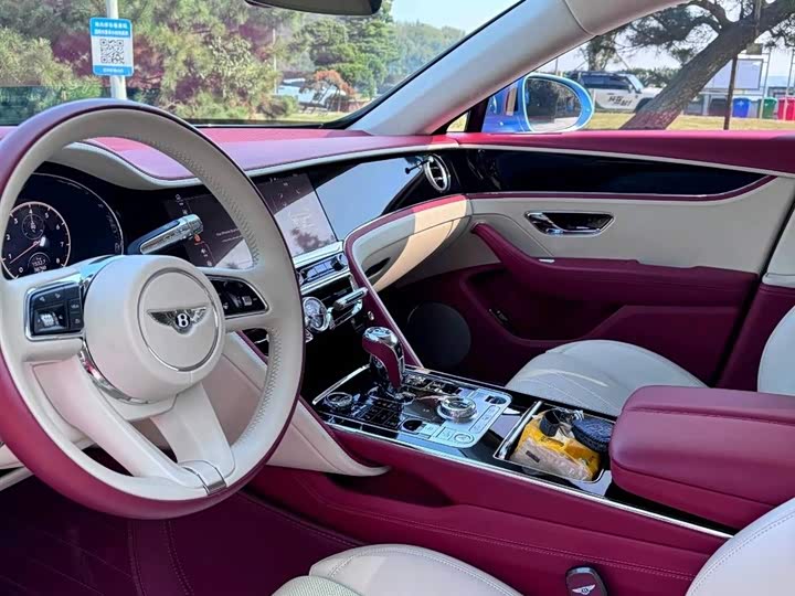 Фото 13 - Bentley Flying Spur