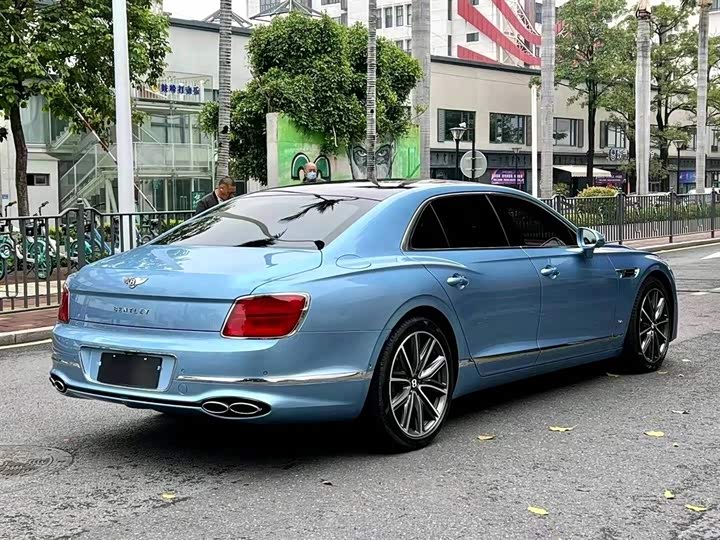 Фото 5 - Bentley Flying Spur