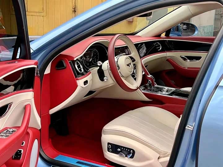 Фото 8 - Bentley Flying Spur