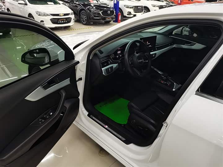 Фото 11 - Audi A4L