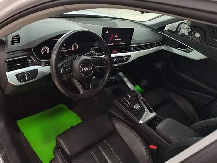 Фото 2 - Audi A4L