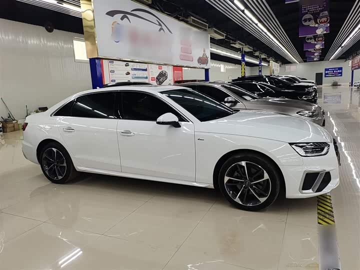 Фото 5 - Audi A4L