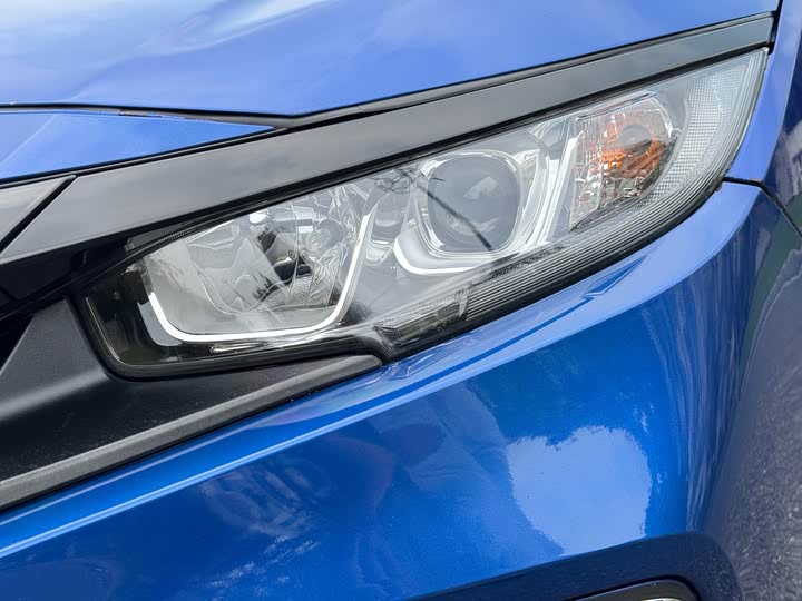 Фото 10 - Honda Civic