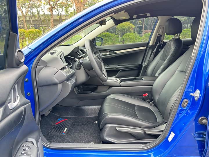 Фото 12 - Honda Civic