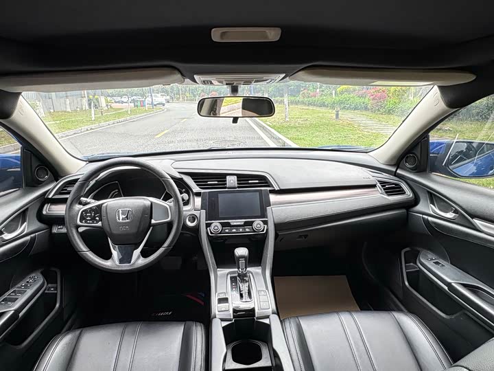 Фото 14 - Honda Civic