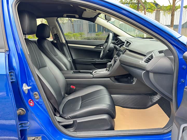 Фото 16 - Honda Civic