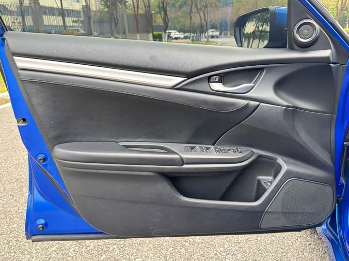 Фото 22 - Honda Civic