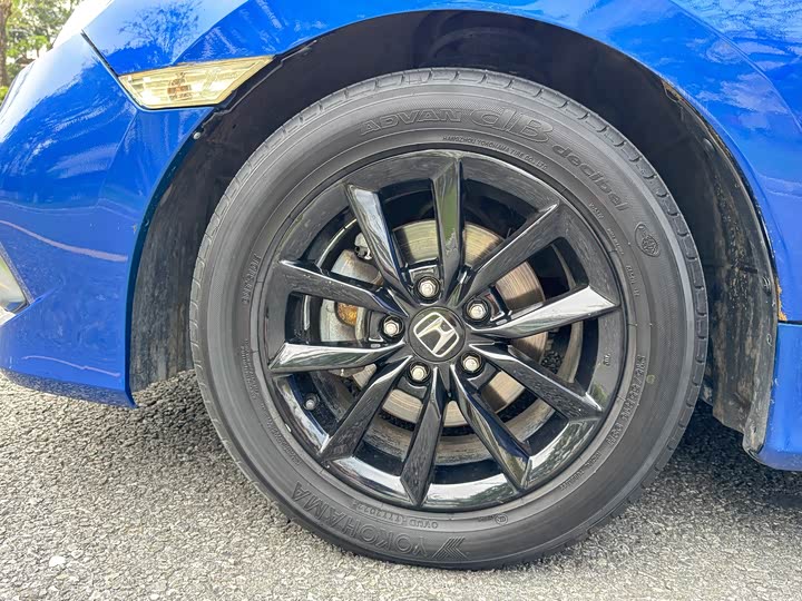 Фото 23 - Honda Civic