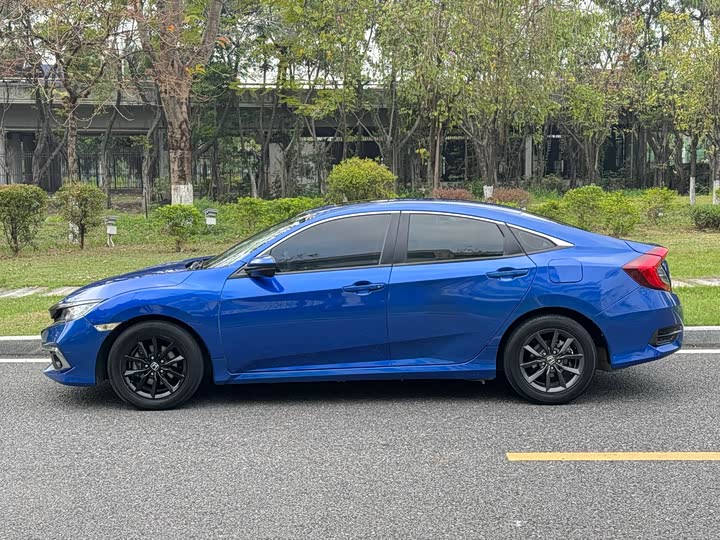 Фото 3 - Honda Civic