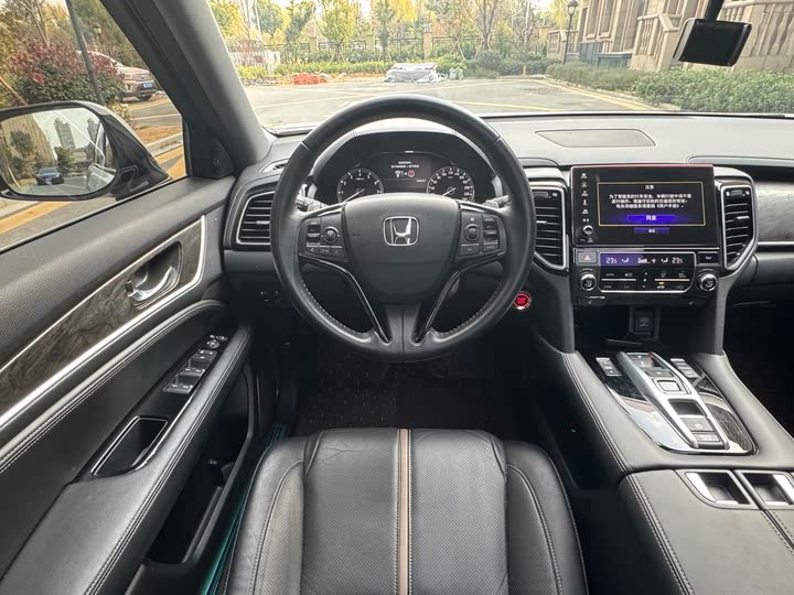 Фото 12 - Honda UR-V