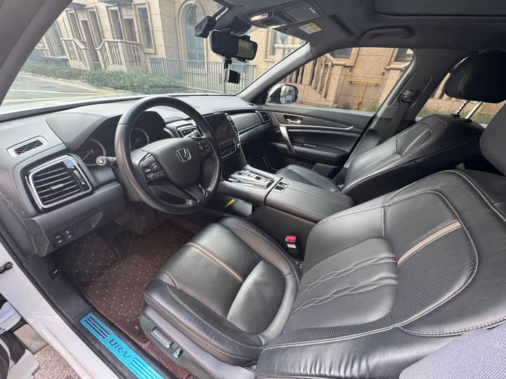 Фото 9 - Honda UR-V