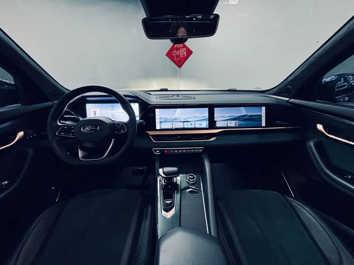 Фото 11 - Geely Monjaro