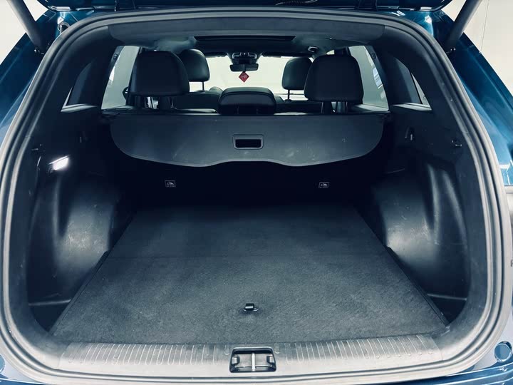 Фото 16 - Geely Monjaro