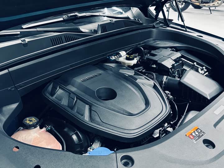 Фото 19 - Geely Monjaro