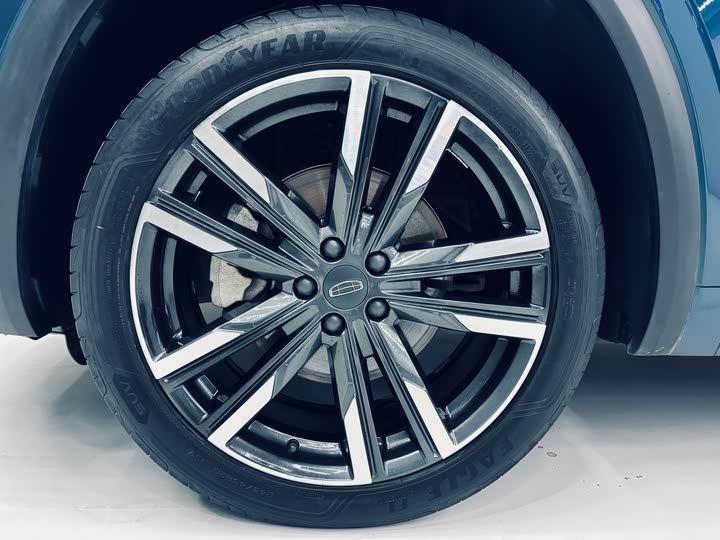 Фото 20 - Geely Monjaro