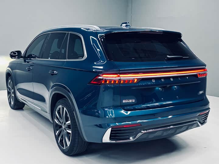 Фото 3 - Geely Monjaro