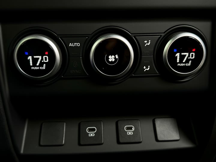 Фото 14 - Land Rover Defender