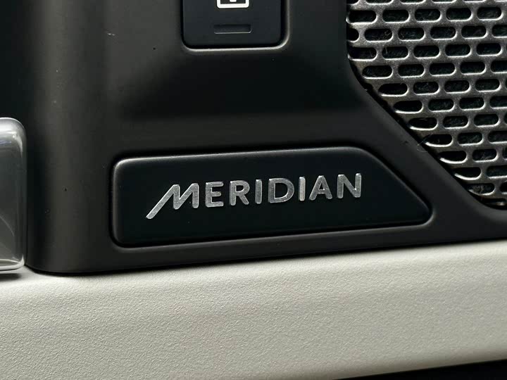 Фото 15 - Land Rover Defender