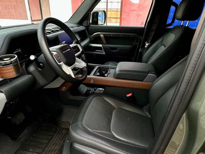 Фото 7 - Land Rover Defender